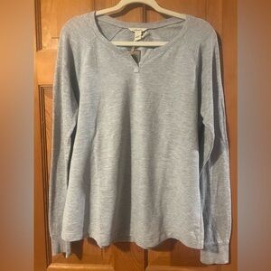 GH Bass Women’s Grey cotton blend thermal style shirt, light grey, size L